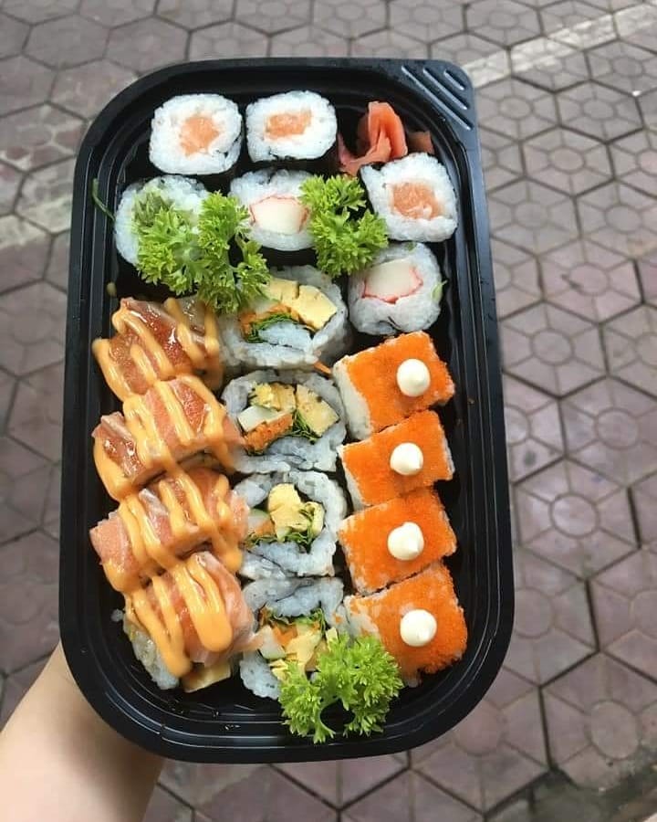 Hộp nhựa đựng sushi